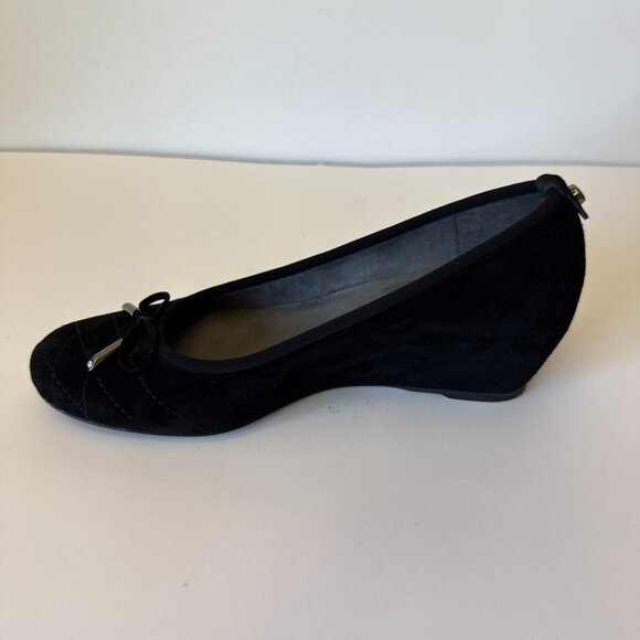 Stuart Weitzman Womens Sz 6 Black Suede Quilted Toe Ballet Wedge Pumps - Picture 9 of 16